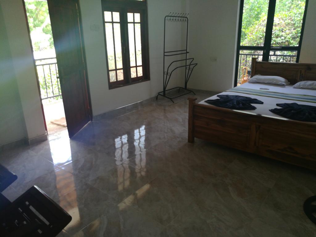 Walawe Park View Hotel Udawalawe Buitenkant foto